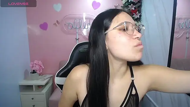 Snapshot of Lia_Rose_ch chatting on August 1, 2026, 3:04 am Lia Rose ch online show from August 1, 2026, 3:04 am