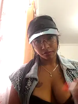 sophiagomezx online show from July 15, 2026, 7:32 pm