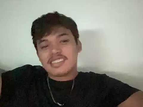Snapshot of chris_oncam chatting on June 16, 2026, 7:58 pm chris oncam online show from June 16, 2026, 7:58 pm