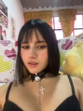 ZoeHall  online show from August 6, 2026, 9:32 pm