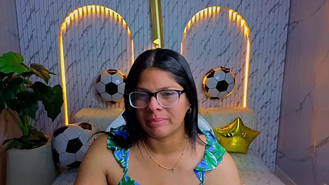 Snapshot of sarah_bay_tx chatting on June 22, 2026, 7:44 pm sarah bay tx online show from June 22, 2026, 7:44 pm