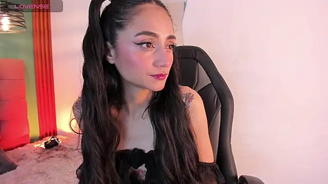 Snapshot of raven__smith chatting on June 19, 2026, 6:41 am raven smith online show from June 19, 2026, 6:41 am