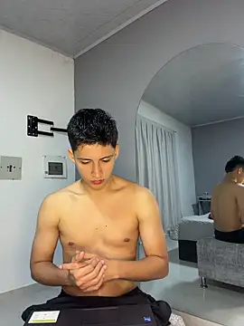 Snapshot of SantiLux_ chatting on July 15, 2026, 12:50 am SantiLux online show from July 15, 2026, 12:50 am