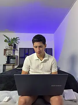 Snapshot of SantiLux_ chatting on June 22, 2026, 12:49 am SantiLux online show from June 22, 2026, 12:49 am
