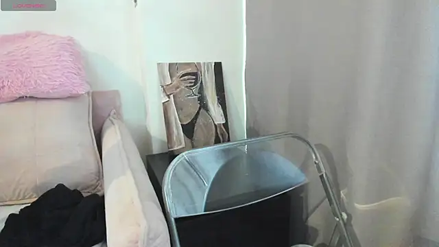 Snapshot of Nika-Smith chatting on July 1, 2026, 1:17 am Nika-Smith online show from July 1, 2026, 1:17 am