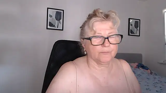 NoraMelow online show from July 6, 2026, 9:49 am