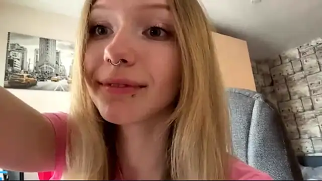 Snapshot of BivalentFalloff chatting on July 1, 2026, 9:31 am BivalentFalloff online show from July 1, 2026, 9:31 am