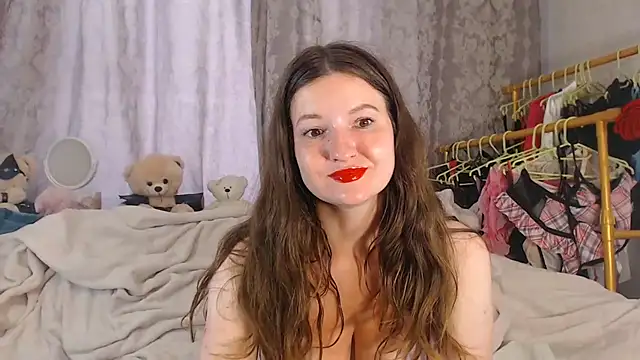 ChloeBrooklyn online show from July 7, 2026, 10:52 am