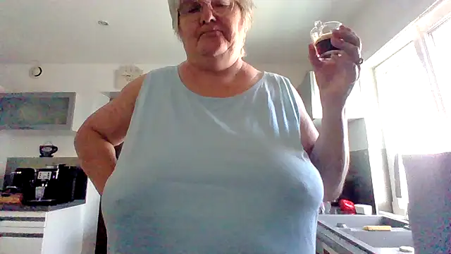 coquinesensuel online show from July 8, 2026, 7:20 am