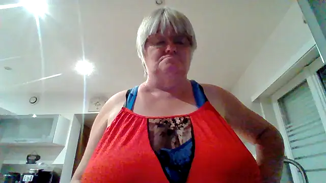 coquinesensuel online show from June 25, 2026, 8:14 pm