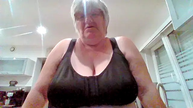 coquinesensuel online show from July 6, 2026, 8:11 pm