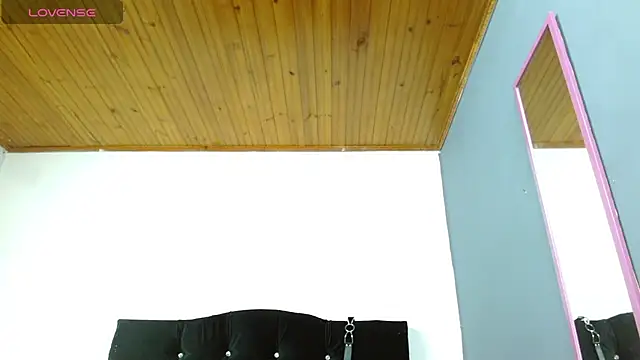Snapshot of williamshops_X chatting on July 8, 2026, 1:19 am williamshops X online show from July 8, 2026, 1:19 am