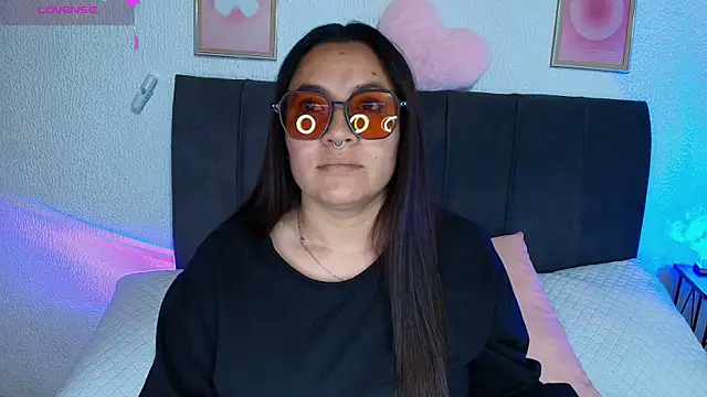Snapshot of samm_curvy chatting on July 2, 2026, 11:22 pm samm curvy online show from July 2, 2026, 11:22 pm