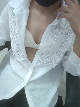 Snapshot of sushmita0 chatting on June 21, 2026, 3:40 pm sushmita0 online show from June 21, 2026, 3:40 pm