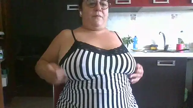 Snapshot of MissEva10 chatting on July 23, 2026, 10:01 am MissEva10 online show from July 23, 2026, 10:01 am