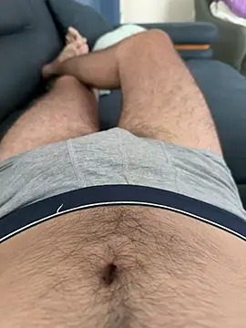 Snapshot of hetero_bull chatting on June 24, 2026, 12:37 pm hetero bull online show from June 24, 2026, 12:37 pm
