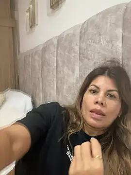 Valen Milf4u online show from July 6, 2026, 12:50 am
