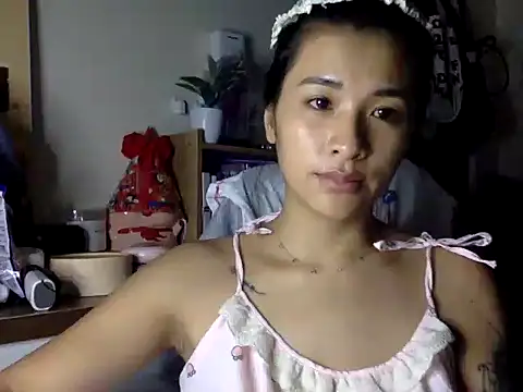 Snapshot of LavitaCen chatting on June 18, 2026, 5:51 pm LavitaCen online show from June 18, 2026, 5:51 pm