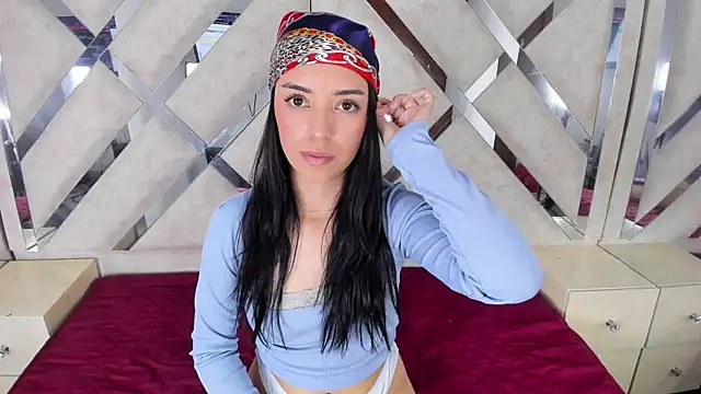 Violeta Harlow online show from July 4, 2026, 9:08 pm