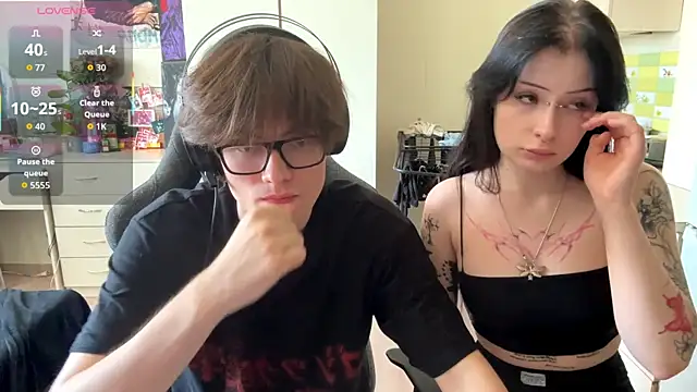JadeNoiiir online show from June 26, 2026, 7:25 am