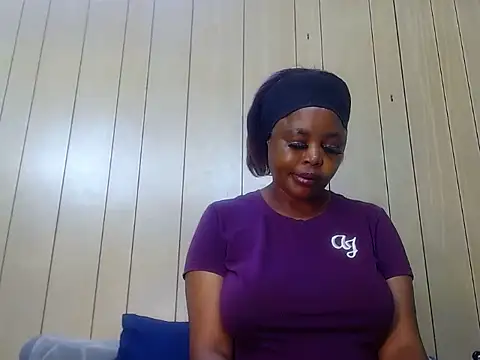spicykittyy online show from July 13, 2026, 9:03 pm