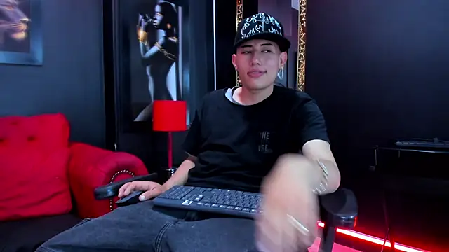 Snapshot of Thiagoo_Vega chatting on June 20, 2026, 7:30 pm Thiagoo Vega online show from June 20, 2026, 7:30 pm
