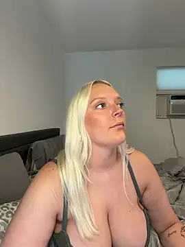 Blondebarbie21 online show from August 2, 2026, 5:32 pm