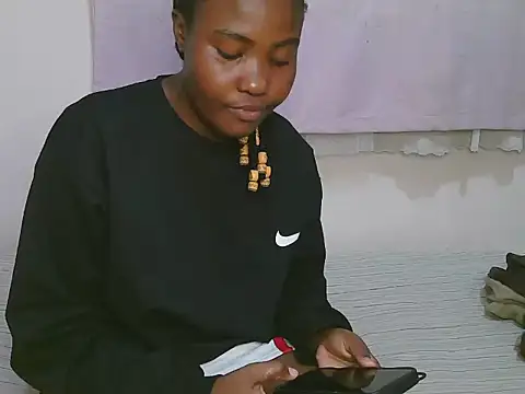 Snapshot of queen_banice chatting on July 23, 2026, 9:22 pm queen banice online show from July 23, 2026, 9:22 pm