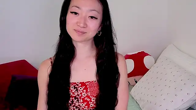 Snapshot of MySweetSofie chatting on May 13, 2026, 8:05 pm MySweetSofie online show from May 13, 2026, 8:05 pm