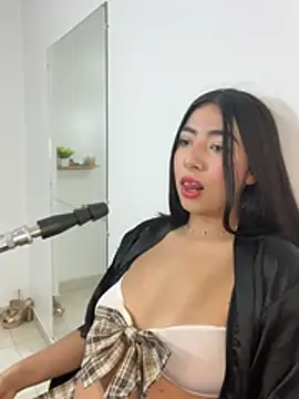 cherry skinnyy  online show from July 25, 2026, 1:35 am