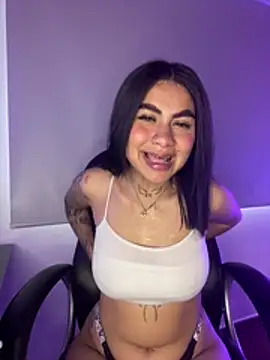 Snapshot of Mariana_pinkk19 chatting on July 8, 2026, 8:09 pm Mariana pinkk19 online show from July 8, 2026, 8:09 pm