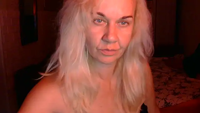 Snapshot of Ravelynni chatting on August 3, 2026, 6:47 pm Ravelynni online show from August 3, 2026, 6:47 pm