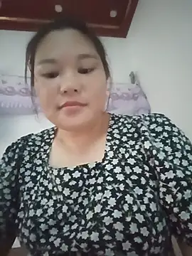 Snapshot of Holy-mi chatting on August 1, 2026, 2:20 am Holy-mi online show from August 1, 2026, 2:20 am