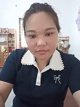 Snapshot of Holy-mi chatting on June 28, 2026, 5:25 am Holy-mi online show from June 28, 2026, 5:25 am