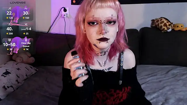 Snapshot of meow_nicole chatting on July 8, 2026, 9:15 pm meow nicole online show from July 8, 2026, 9:15 pm