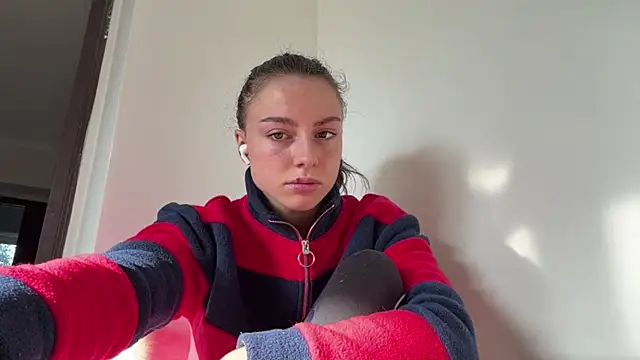 Snapshot of Monicaqte chatting on July 19, 2026, 4:43 am Monicaqte online show from July 19, 2026, 4:43 am