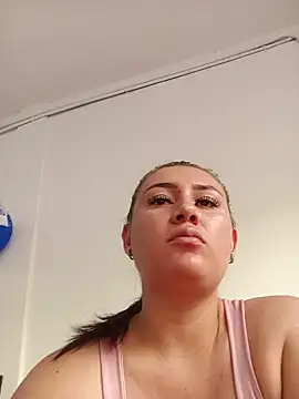 Snapshot of Emily_RoseM chatting on July 6, 2026, 10:12 pm Emily RoseM online show from July 6, 2026, 10:12 pm