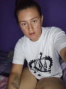 Snapshot of Emily_RoseM chatting on June 25, 2026, 4:43 am Emily RoseM online show from June 25, 2026, 4:43 am