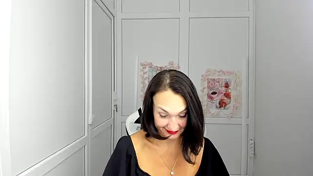 OliviaKateee online show from July 17, 2026, 12:24 pm