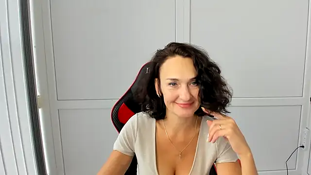 OliviaKateee online show from July 11, 2026, 12:05 pm