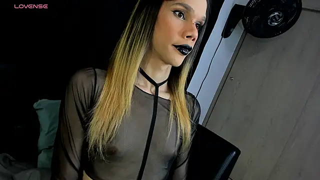 Snapshot of love_amor_ chatting on July 25, 2026, 1:46 am love amor online show from July 25, 2026, 1:46 am