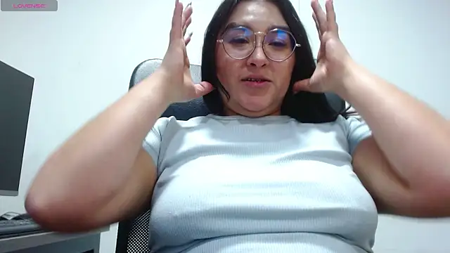 strawcream22 online show from July 28, 2026, 7:50 pm