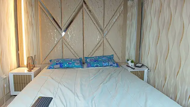 Snapshot of Twinfire_zeus chatting on July 18, 2026, 7:17 am Twinfire zeus online show from July 18, 2026, 7:17 am