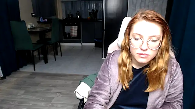 Snapshot of Reginasmilee chatting on November 3, 2025, 2:39 am Reginasmilee online show from November 3, 2025, 2:39 am