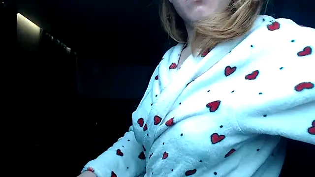 Snapshot of Reginasmilee chatting on November 26, 2025, 12:43 am Reginasmilee online show from November 26, 2025, 12:43 am