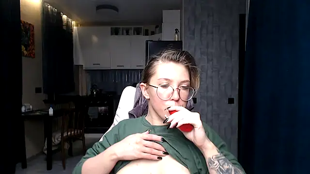 Snapshot of Reginasmilee chatting on September 30, 2025, 2:39 am Reginasmilee online show from September 30, 2025, 2:39 am