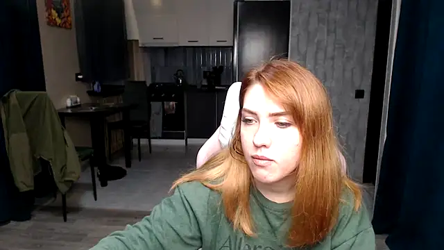 Snapshot of Reginasmilee chatting on November 2, 2025, 1:21 am Reginasmilee online show from November 2, 2025, 1:21 am