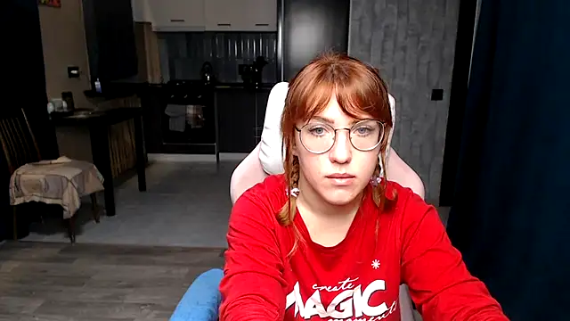 Snapshot of Reginasmilee chatting on October 12, 2025, 11:39 pm Reginasmilee online show from October 12, 2025, 11:39 pm