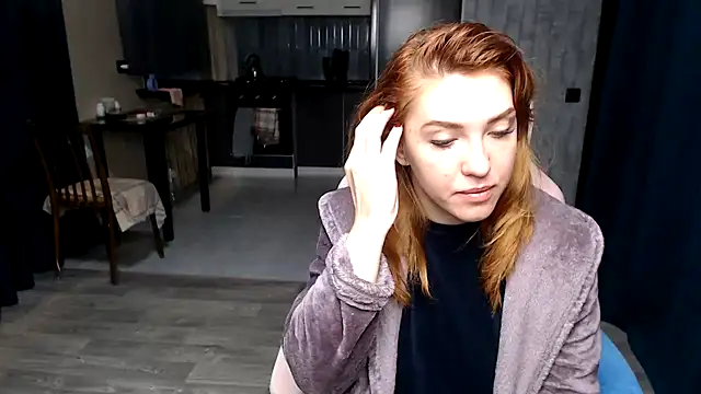 Snapshot of Reginasmilee chatting on October 20, 2025, 11:27 pm Reginasmilee online show from October 20, 2025, 11:27 pm