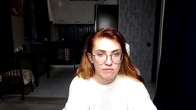 Snapshot of Reginasmilee chatting on October 18, 2025, 1:02 pm Reginasmilee online show from October 18, 2025, 1:02 pm